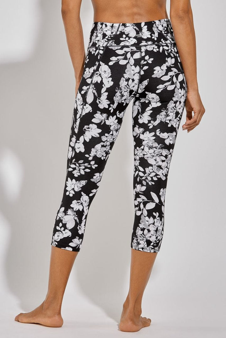 Color_Black Dynamic Floral