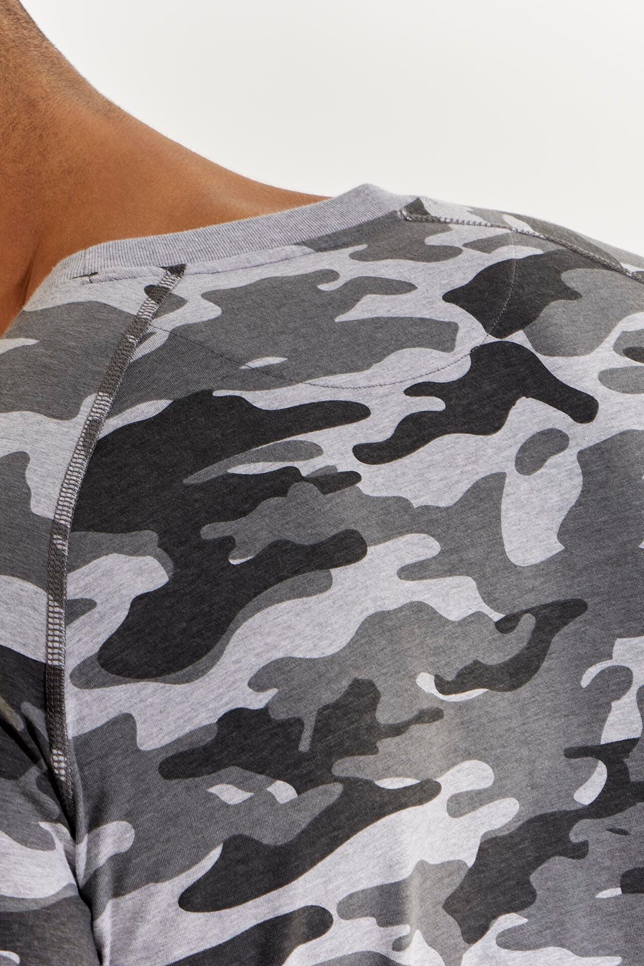 Color_Grey Modern Camo