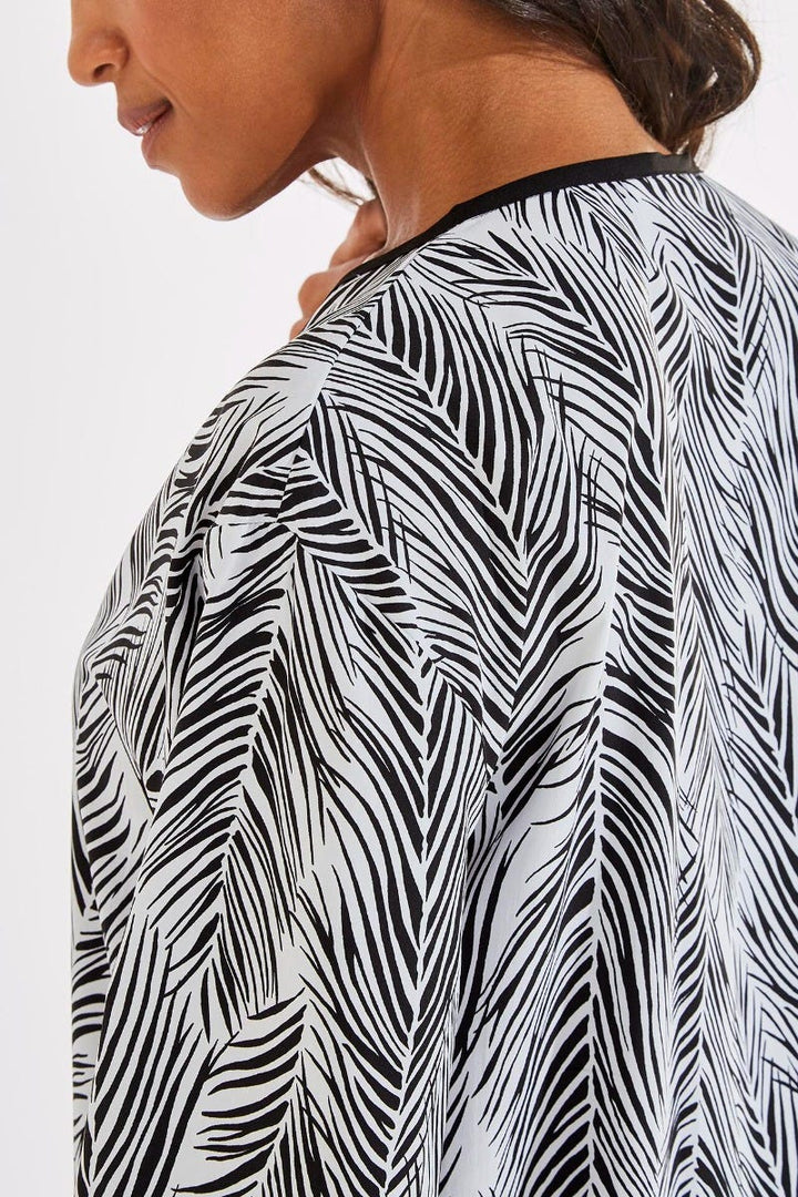 Color_Black/White Grand Palm